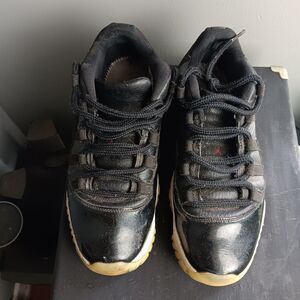 Nike Air Jordan 11 Low 72-10 Size US 9.5 EU 43 AV2187-001 OG XI Retro